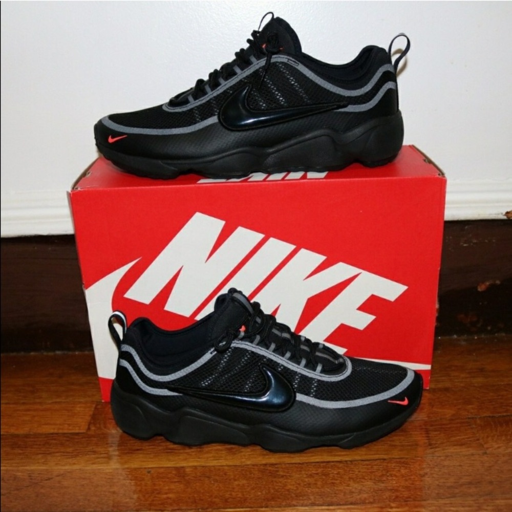 Nike spiridon shoe